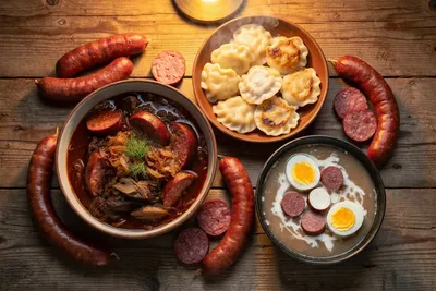 Gastronomie polonaise 2026 : pierogi, bigos et plats traditionnels